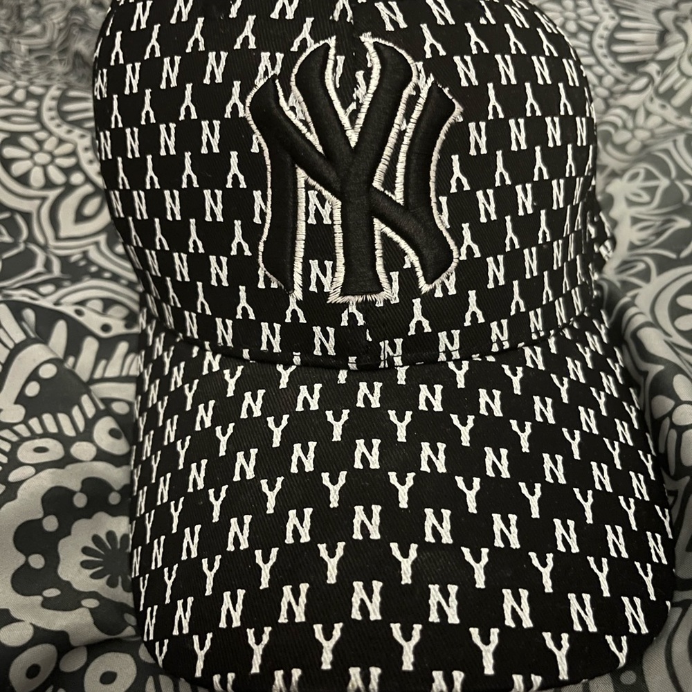 Nyc hat and purse